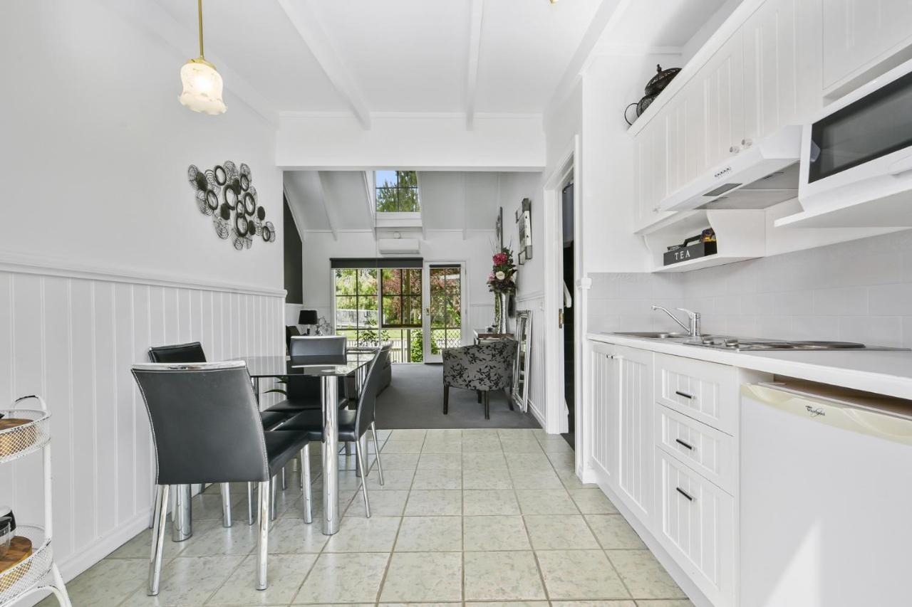 Creek Cottage Bed And Breakfast Traralgon Exterior foto