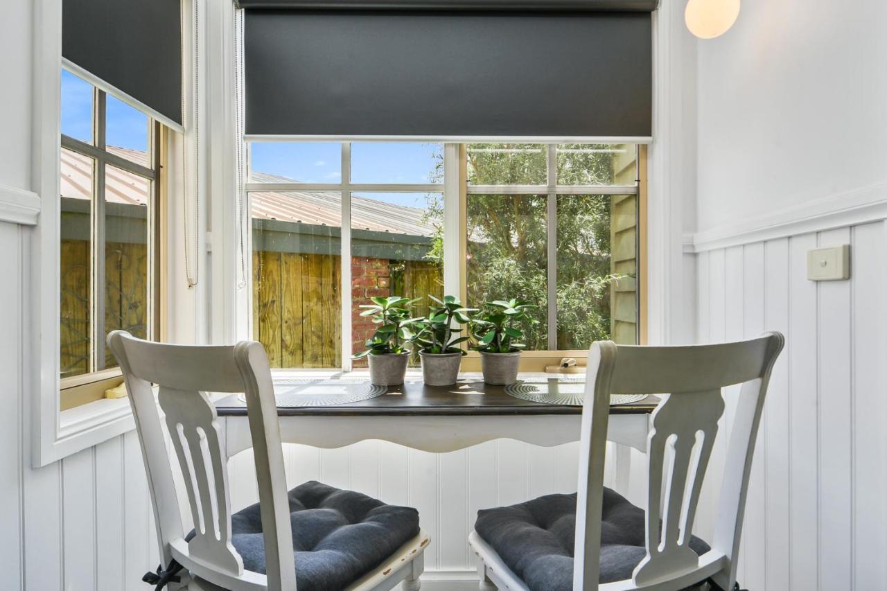 Creek Cottage Bed And Breakfast Traralgon Exterior foto
