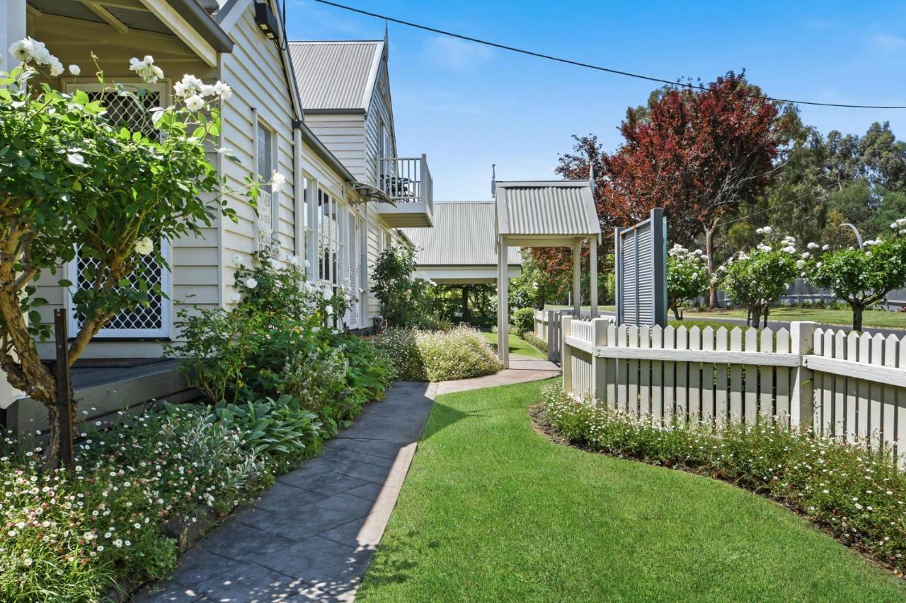 Creek Cottage Bed And Breakfast Traralgon Exterior foto